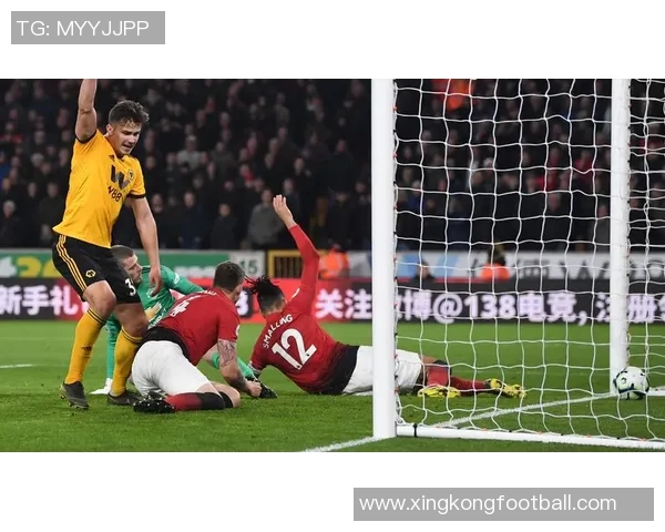 曼联旧将感叹姆伯莫阿玛德离队后右路防线崩溃局面