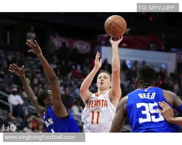 克拉克斯顿再创佳绩29分钟砍下三双14分11板10助助球队赢得胜利