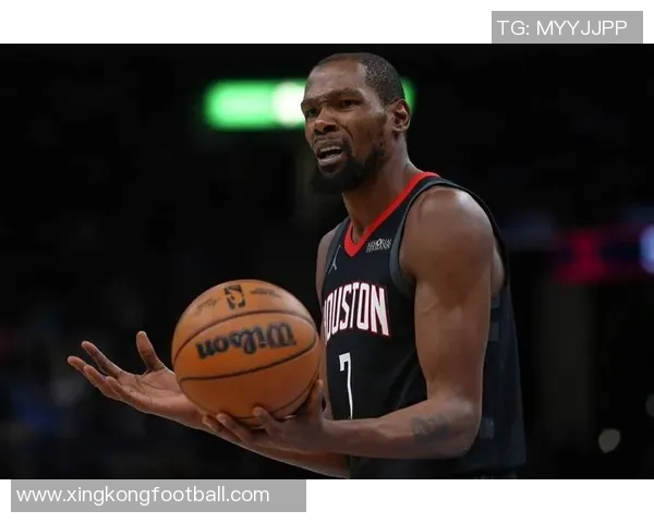 杜兰特谈防守与进攻的双重责任助力球队全方位提升 杜兰特谈防守与进攻的双重责任助力球队全方位提升