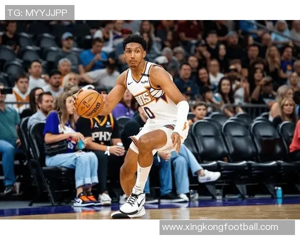 太阳队续约瑞安邓恩第三年球队选项上季场均69分36篮板表现稳定